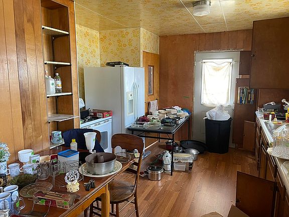 4th image of 872 Clifford Lake Dr
