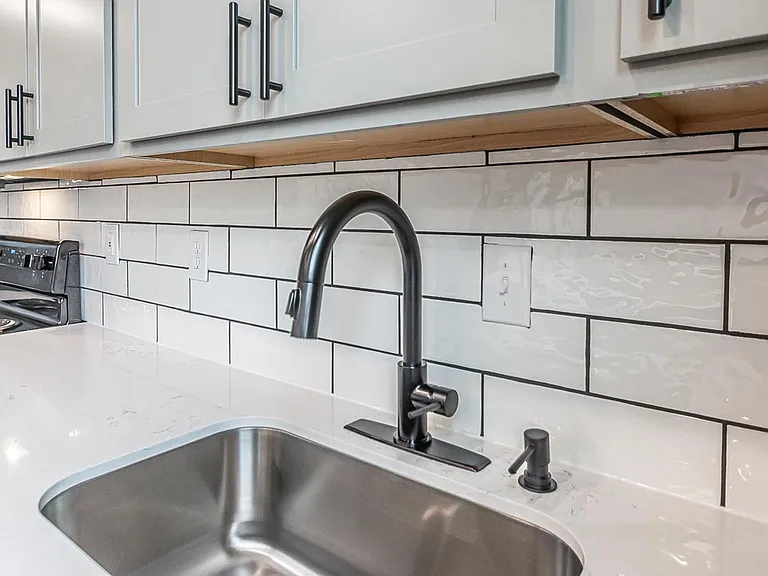 The Bentley Apartments — Photo 39