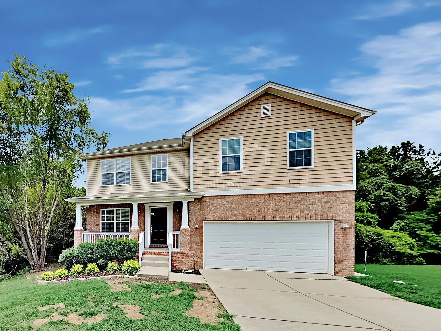 4 bed, 2.5 bath, 2022 sqft, $2,490 — Photo 1