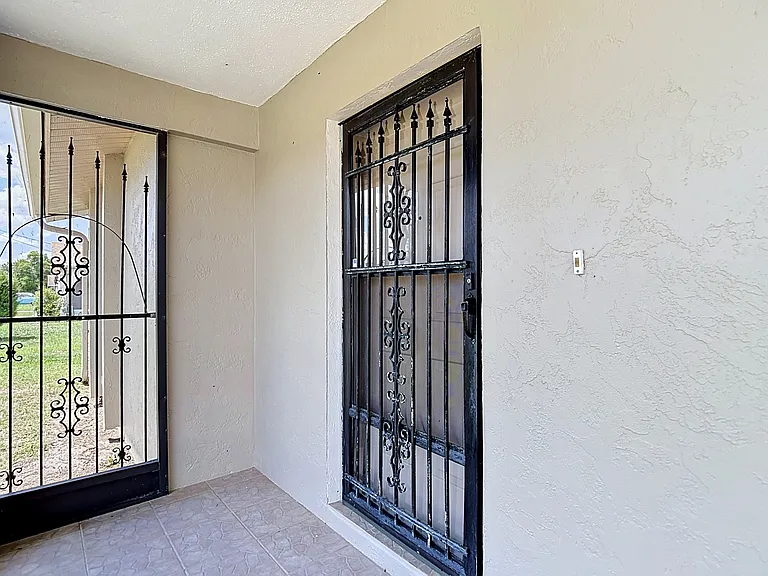 3255 Amherst Ave — Photo 5