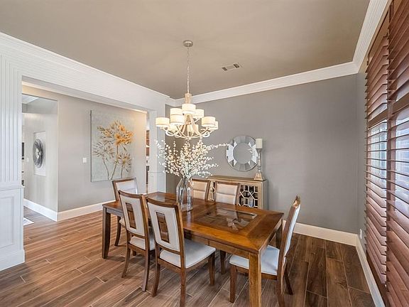 4th image of 6003 Highland Hills Ln