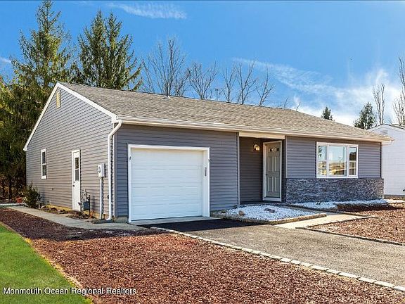 2nd image of 77 Northumberland Dr