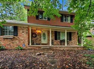 5521 Continental Rd, Grand Blanc, MI 48439