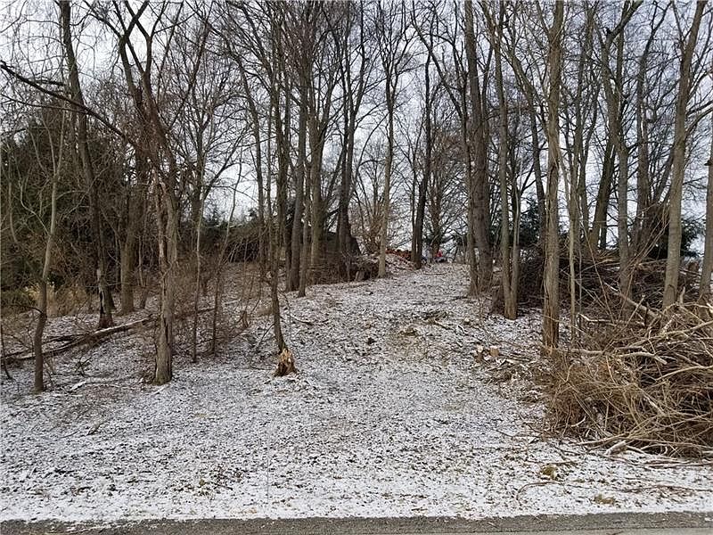 1st image of 56 Green Crescent Dr