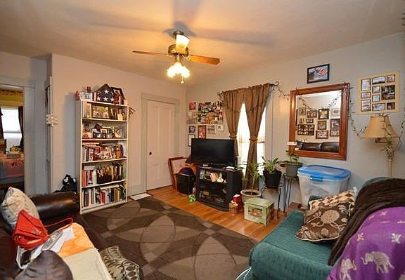 3rd image of 17 Brackenbury St