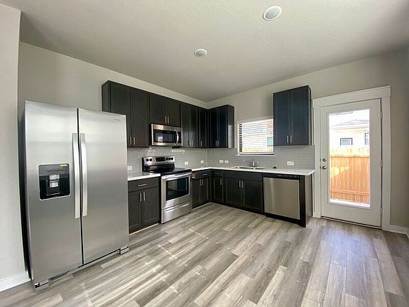 4th image of 520C Fieldwood Dr