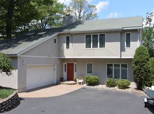 63 Lake Shore Dr, Rockaway, NJ 07866