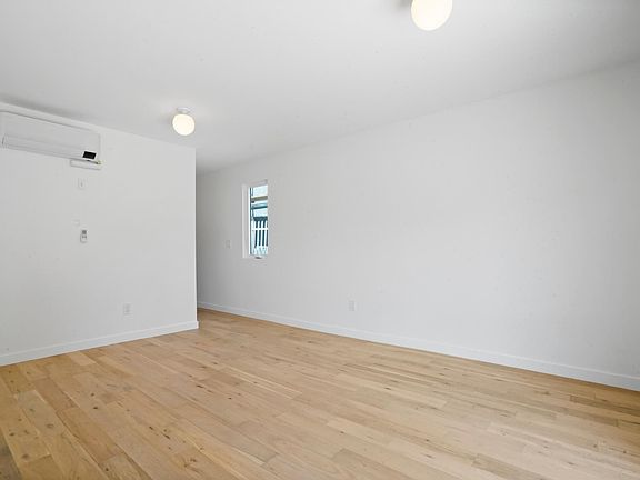 3rd image of 8443 Clinton St #1