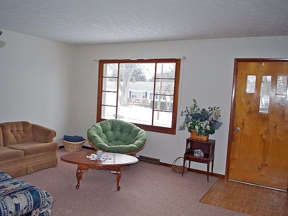 2nd image of 62 Sunnyslope Dr