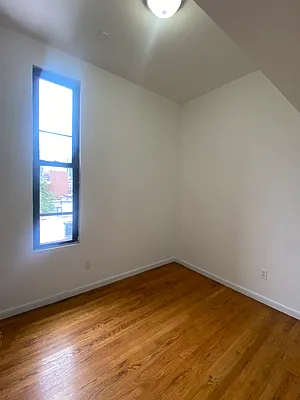 Rented by Peter R. Hungerford, LREB | media 7
