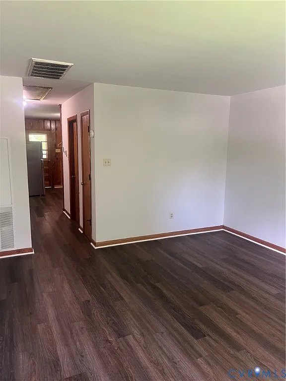 3 bed, 1.0 bath, $1,100 — Photo 2