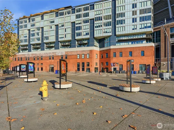 590 1st Avenue S #613, Seattle, WA 98104