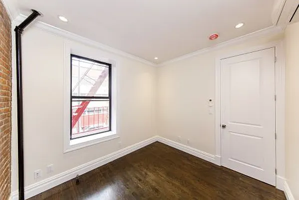 Rented by Voro New York | media 38