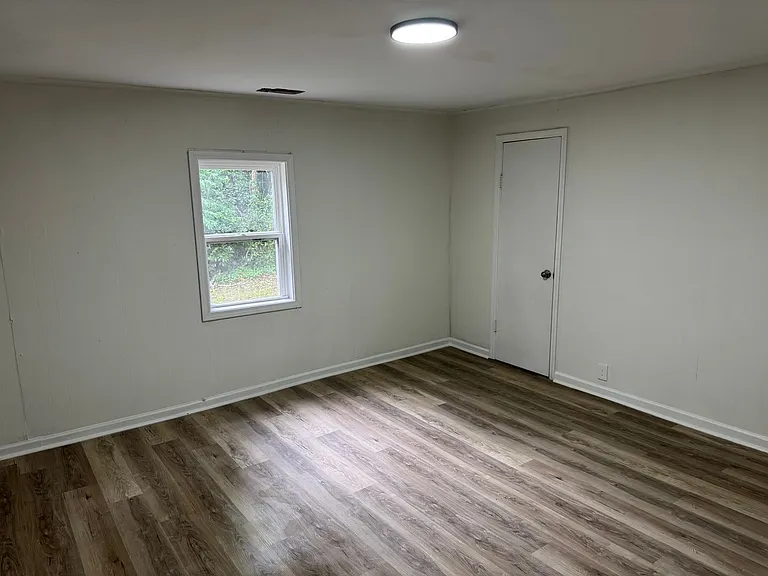 530 E Tinsley St — Photo 7
