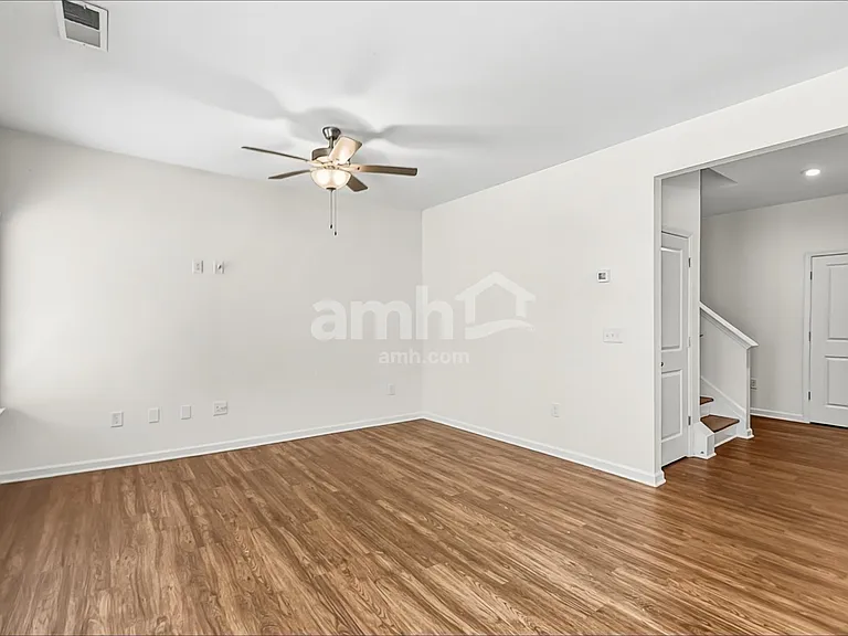 516 Woodall Rd — Photo 6