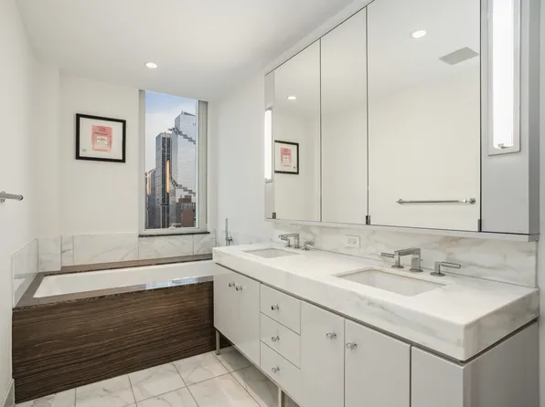 460 West 42nd Street image 5 of 6