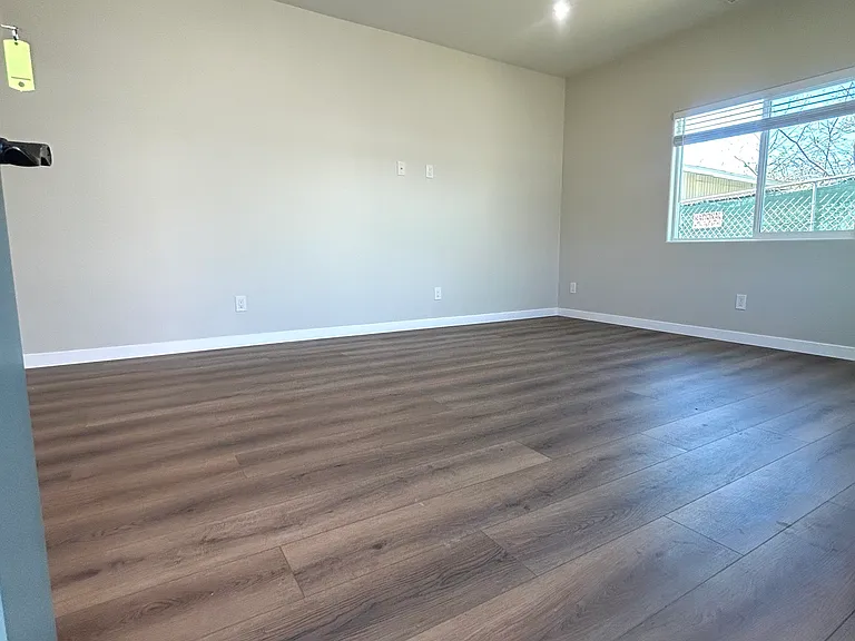 238 N Drexel Ave — Photo 3