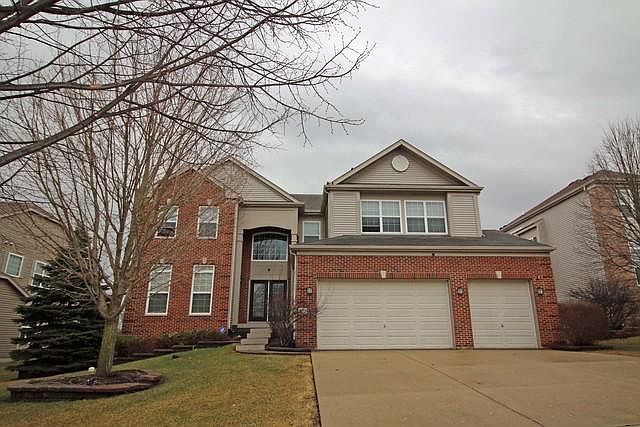 1st image of 322 English Oak Ln