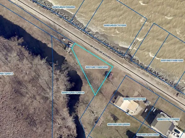 7960 Sand Beach Rd, Oak Harbor, OH 43449