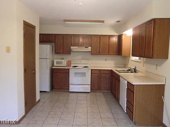 B Kitchen (other angle) 11-3-11