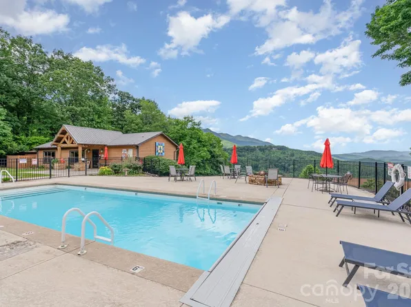 508 Overlook Dr #2, Burnsville, NC 28714