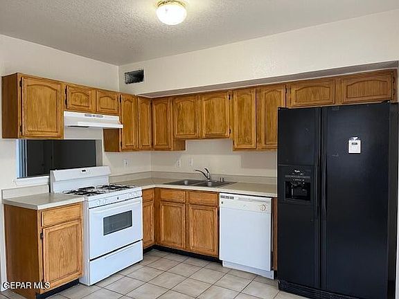 3rd image of 12461 Carlos Bombach Ave