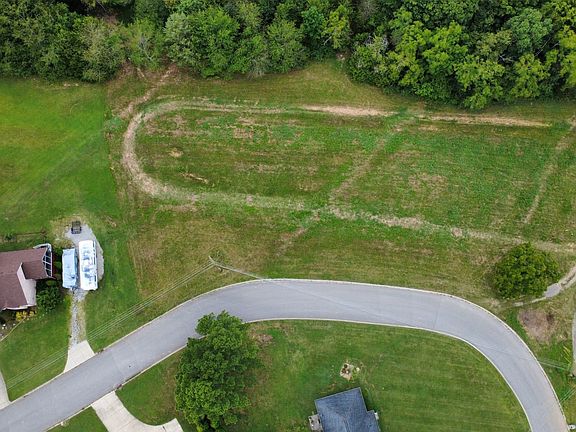2nd image of 4050 Summit Dr