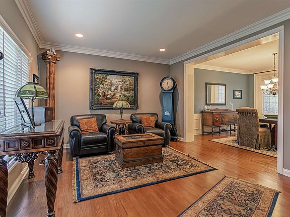 5th image of 6655 Hillsgate Ct