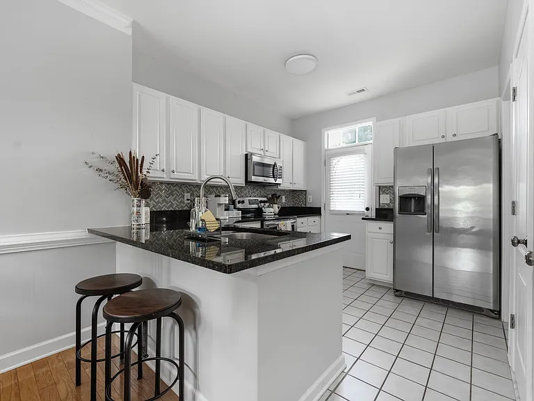 13704 Anthea Ln — Photo 16