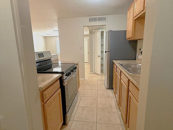 5th image of 5909 W CORONADO Road
