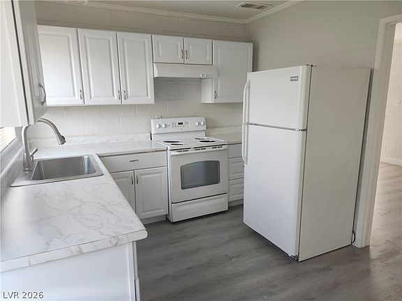 5th image of 4624 Evergreen Pl