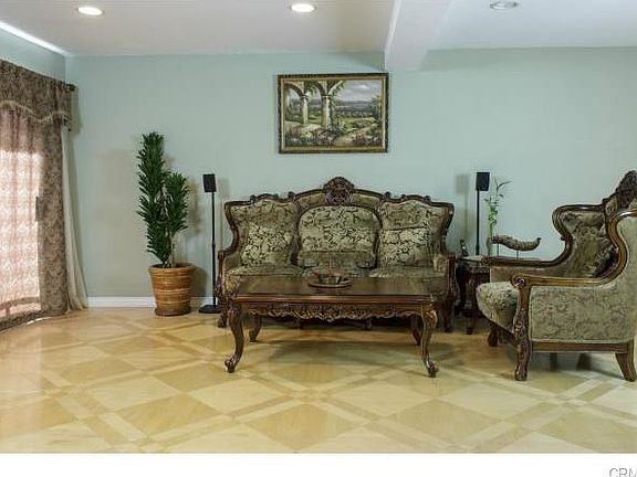 3rd image of 2310 N Fairview St APT 201