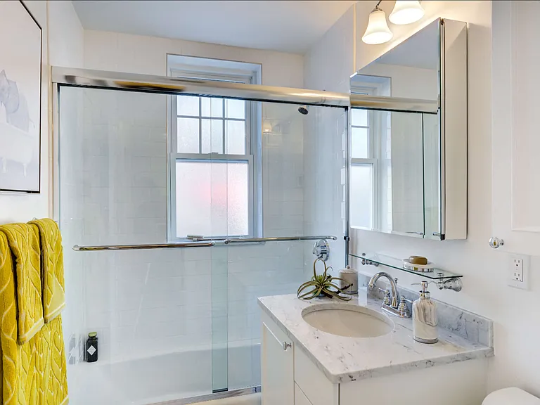 38 Harris St #3 — Photo 6