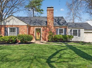 881 Victoria Pl, Saint Louis, MO