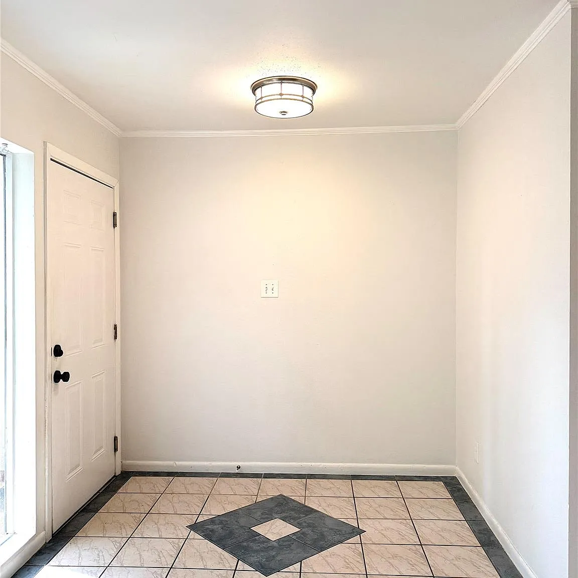 2 bed, 1.5 bath, 1290 sqft, $1,985 — Photo 3