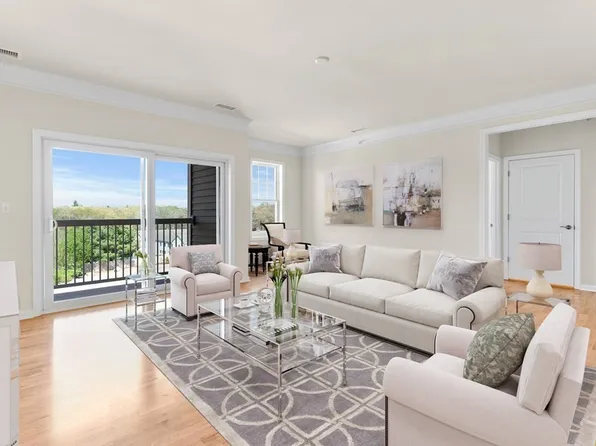 4203 Pennington Dr #4203, Walpole, MA 02081