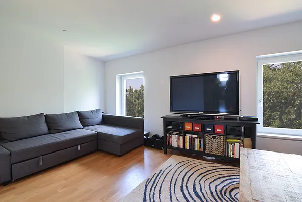 Rented by Corcoran | media 15