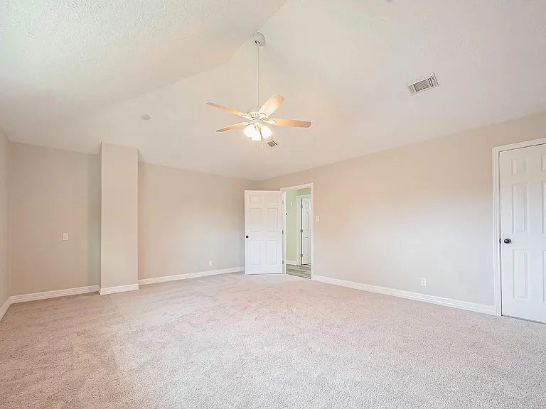 1011 Klamath Ln — Photo 11