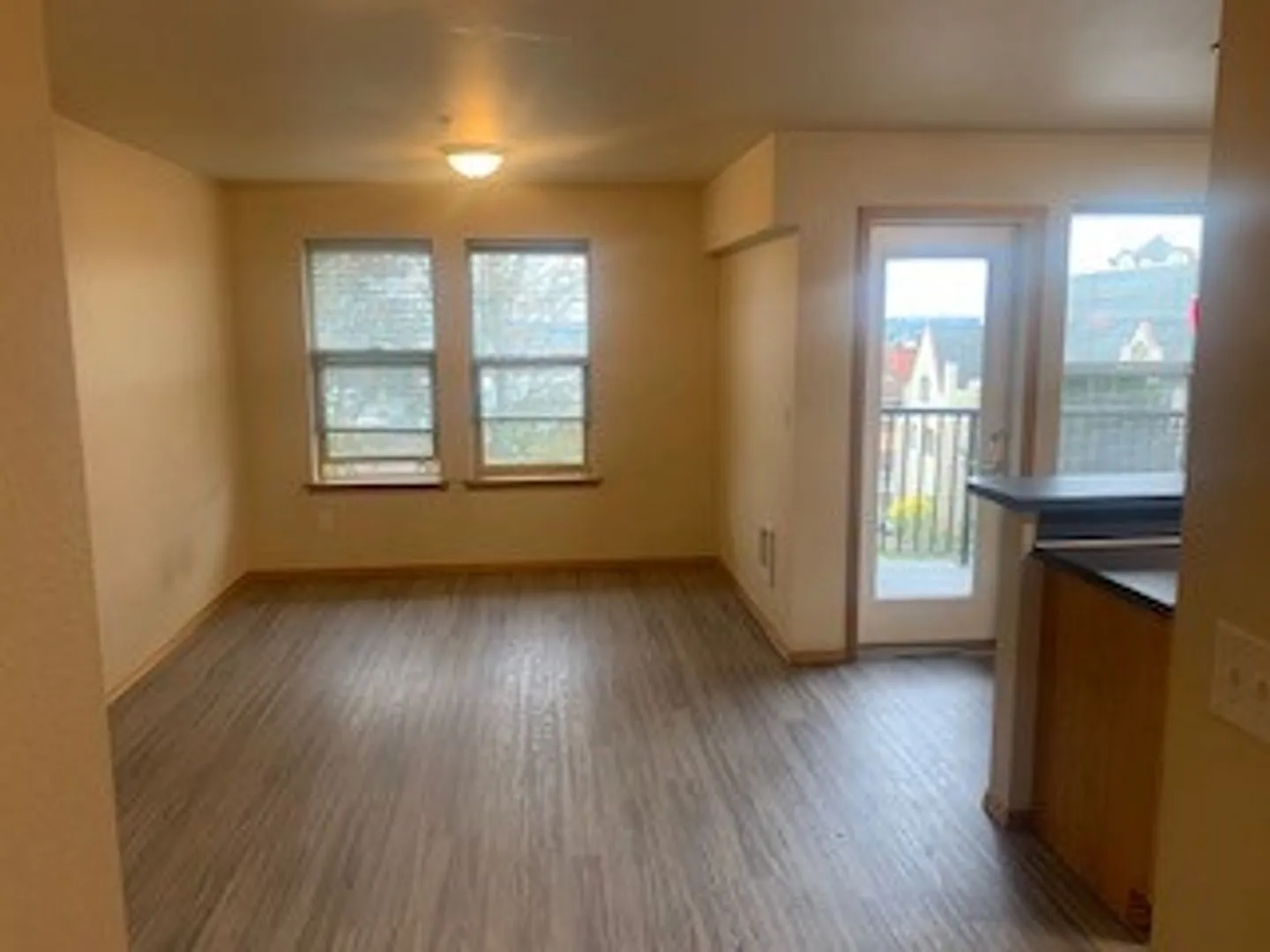 Spacious 4-Bedroom Apartments in the Heart of Student Row — Photo 3