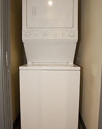 Washer Dryer in Unit