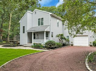 22 W Tiana Rd, Hampton Bays, NY 11946