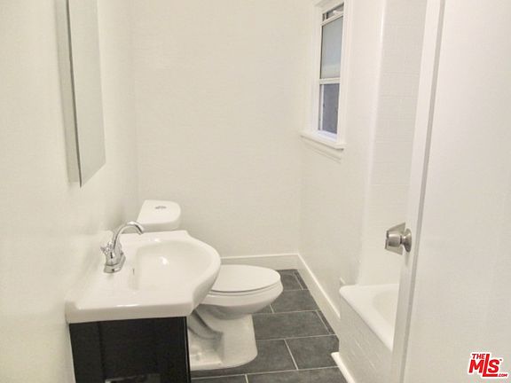 5th image of 906 N Martel Ave #A