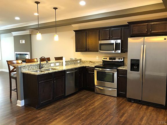 4th image of 229 Capstone Dr