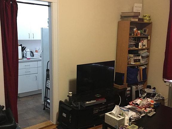 5th image of 2328 31st Ave APT 12
