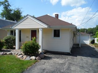 314 N River Rd, Fox River Grove, IL 60021