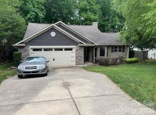 529 Lisa Carol Dr, Mooresville, NC 28115