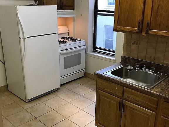 4th image of 3601 31st Ave APT 2H