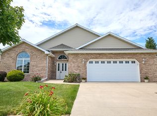 2130 Liberty Ln, Peru, IL 61354