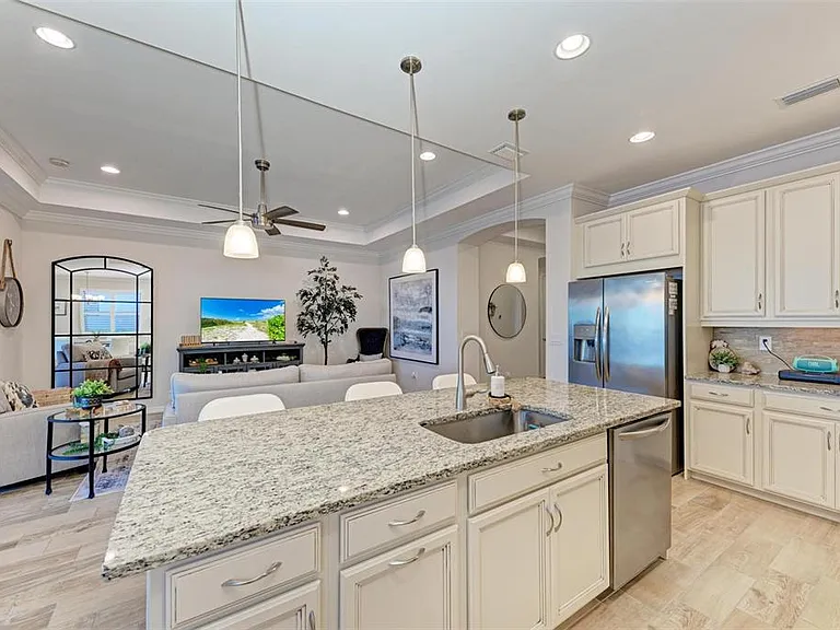 228 Maraviya Blvd — Photo 19