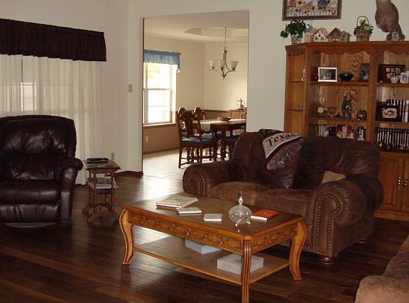 5th image of 3238 Forest Hill Dr
